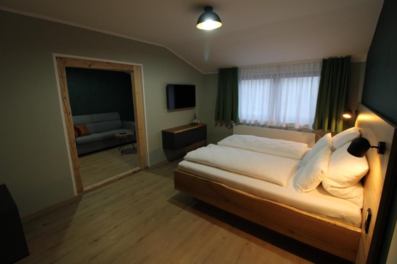 Der Hirsch Hotel Моншау Екстериор снимка