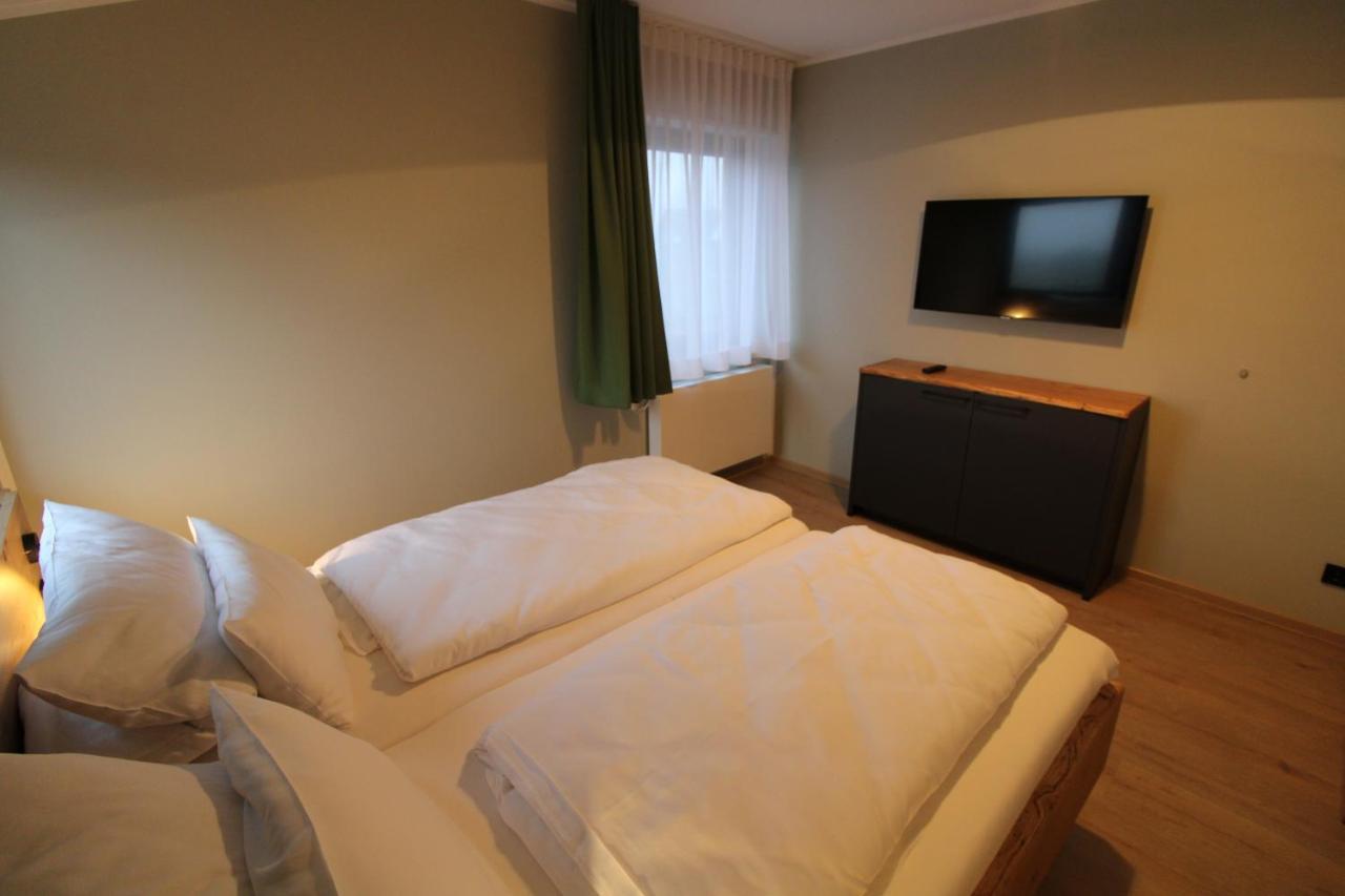 Der Hirsch Hotel Моншау Екстериор снимка