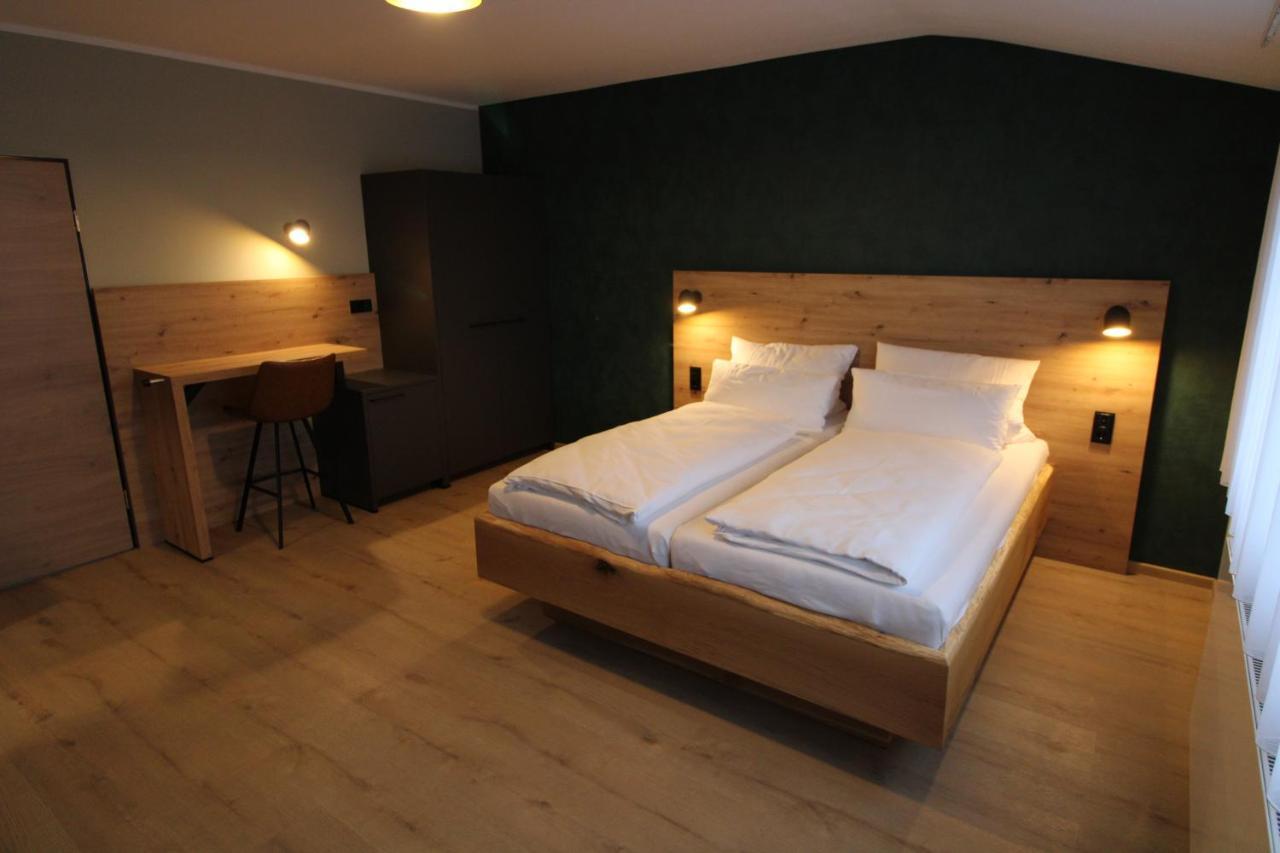 Der Hirsch Hotel Моншау Екстериор снимка