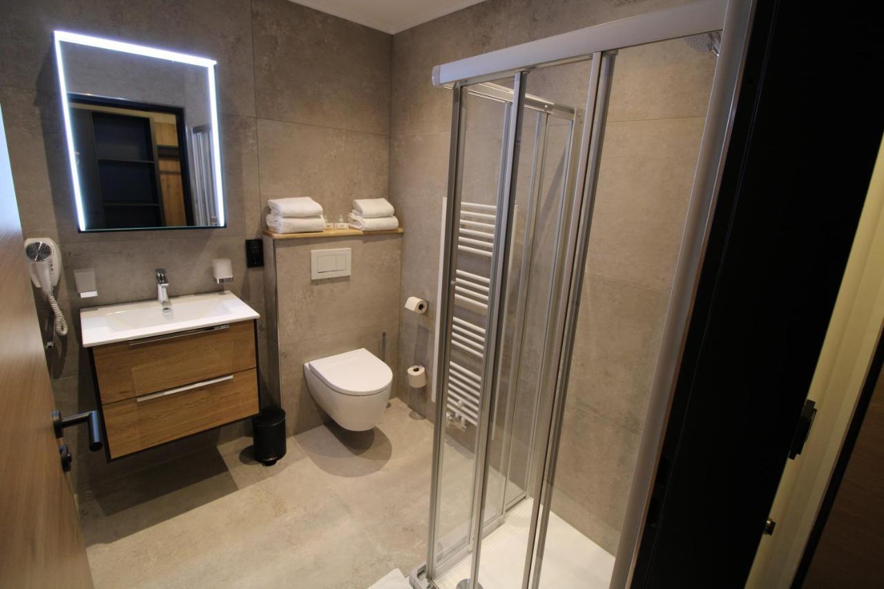 Der Hirsch Hotel Моншау Екстериор снимка